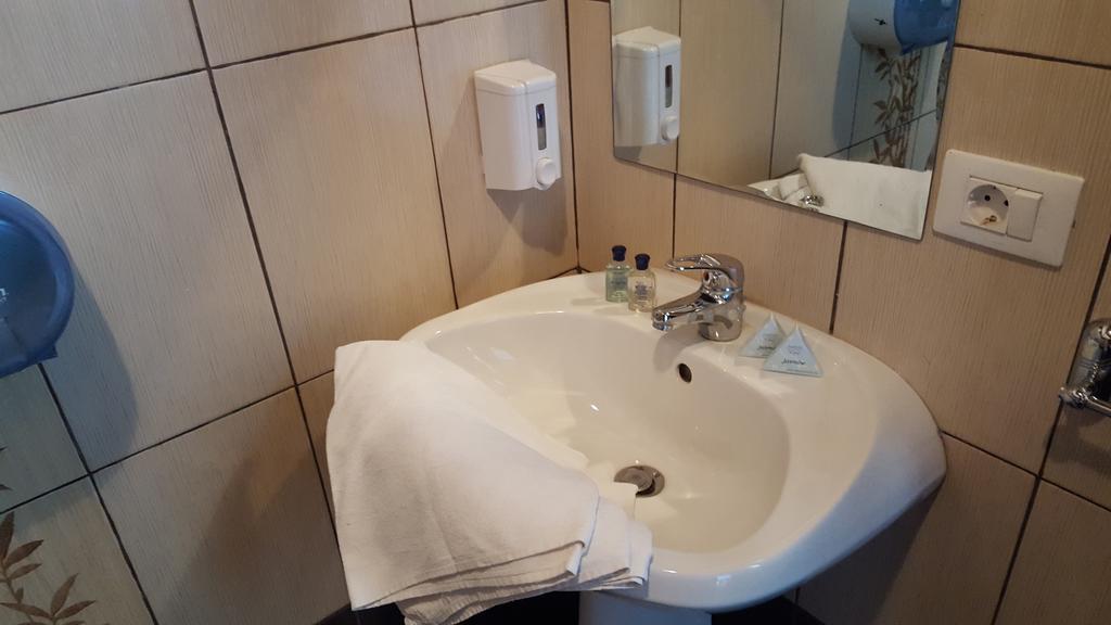 Pensiunea Valea Argesului Albestii Paminteni Esterno foto