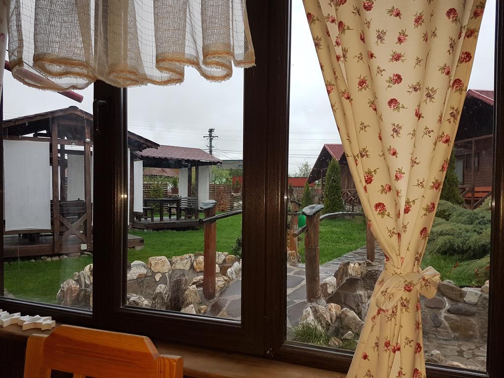 Pensiunea Valea Argesului Albestii Paminteni Esterno foto